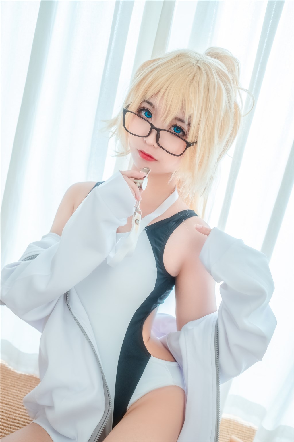 吃瓜资讯特刊：深夜酒局后的秘密约会，明星间的小动作曝光，和明星喝酒